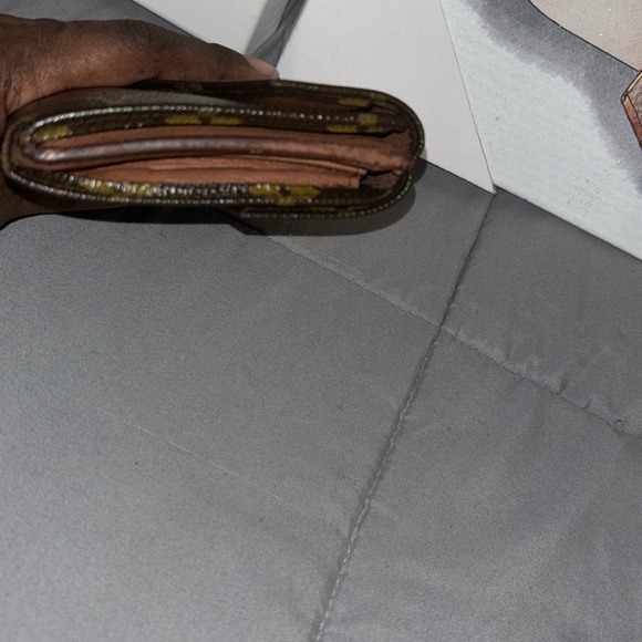 LV Compact wallet - Picture 5 of 14